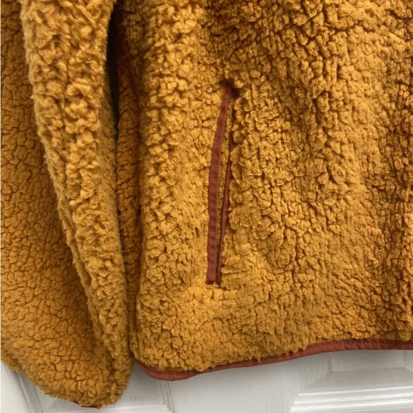 Universal Thread Women's Mango
Orange Faux Fur Sherpa Jacket Size
Small - Picture 3 of 7